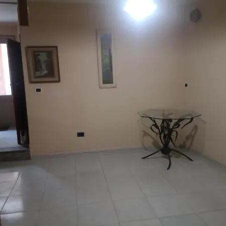 Easy Roi Casa Indipendente Al Castello Apartamento